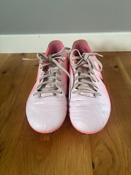 Nikeskor i strl 37,5