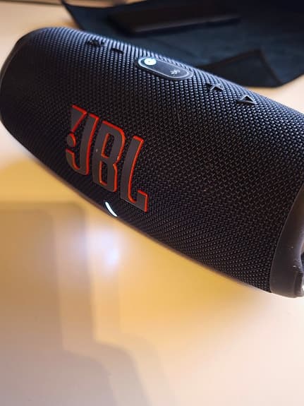 JBL Charge 5  högtalare svart
