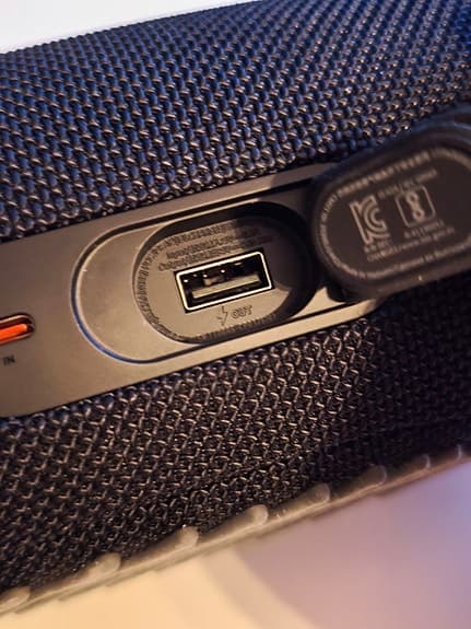 JBL Charge 5  högtalare svart