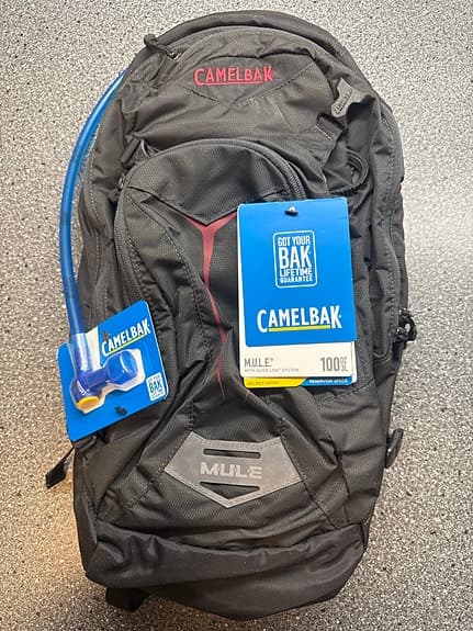 CamelBak M.U.L.E. ryggsäck med 3L vätskesystem svart