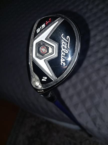 Titleist 915H hybridklubba 2 blå skaft +10 Bollar 18 grader.