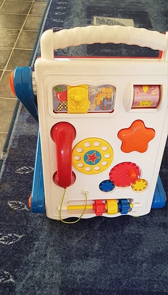 Lärgå vagn som man kan omvandla till aktivitet bord