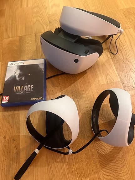 PS VR2 headset + VR game
