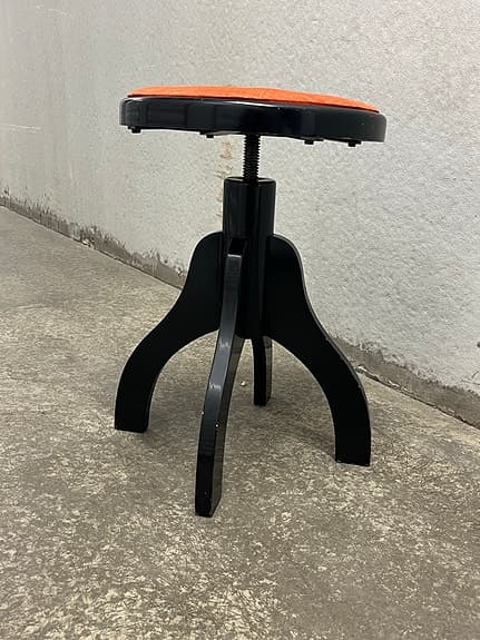 Stabil Äldre Design pall