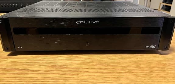 Emotiva BasX effektförstärkare svart