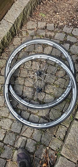 Shimano landsvägshjul med Vittoria Rubino Pro-däck 700x23C