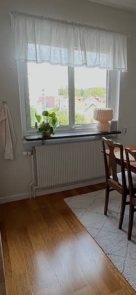 Gardin med gardinstång vit