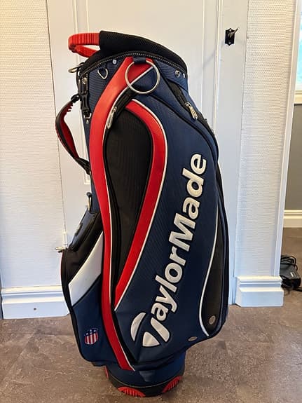 TaylorMade golfbag marinblå röd vit