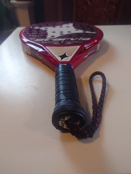 StarVie Raptor padelracket röd