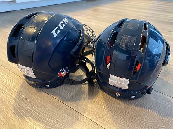 CCM ishockeyhjälm med galler/munskydd