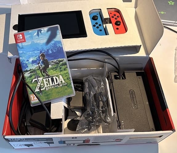 Nintendo Switch spelkonsol neon röd/blå