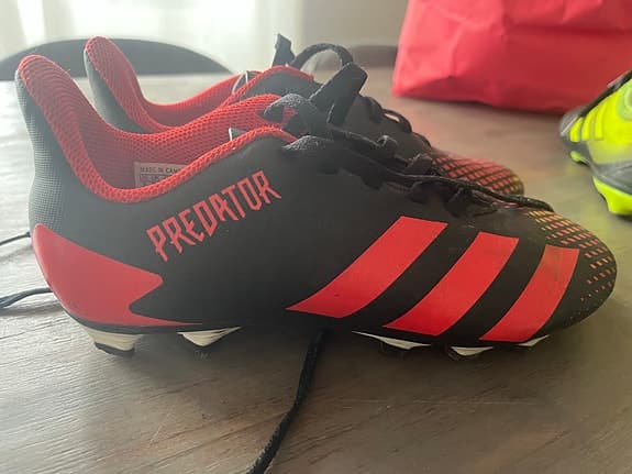 Adidas  fotbollsskor junior str.35,36,38