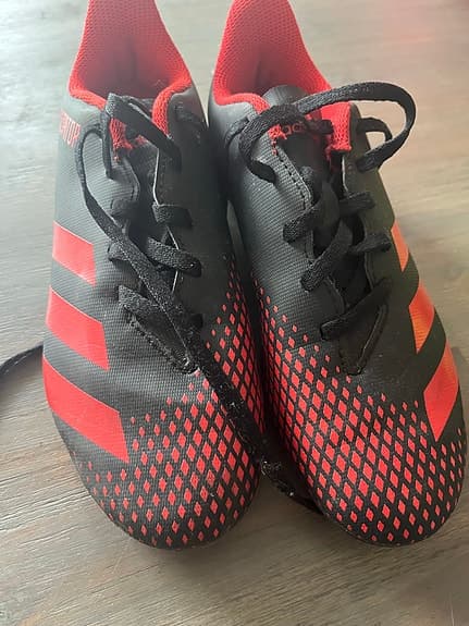 Adidas  fotbollsskor junior str.35,36,38
