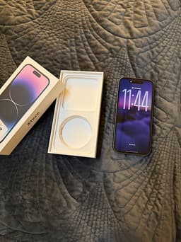 Apple iPhone 14 Pro deep purple