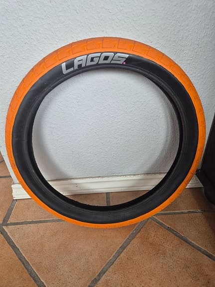 Lagos cykeldäck orange/svart