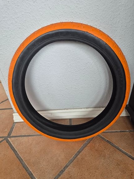 Lagos cykeldäck orange/svart