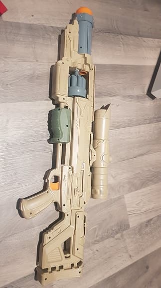 Nerf leksaksgevär beige