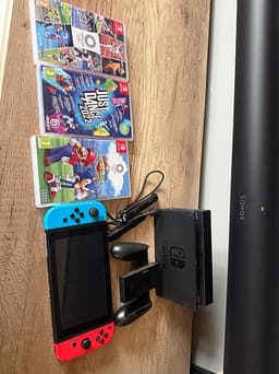 Nintendo Switch spelkonsol med docka och handkontroll