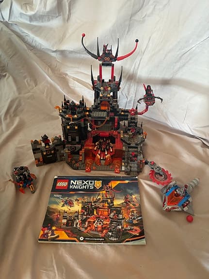 LEGO 70323 Jestro's Volcano Lair + instruktionsbok