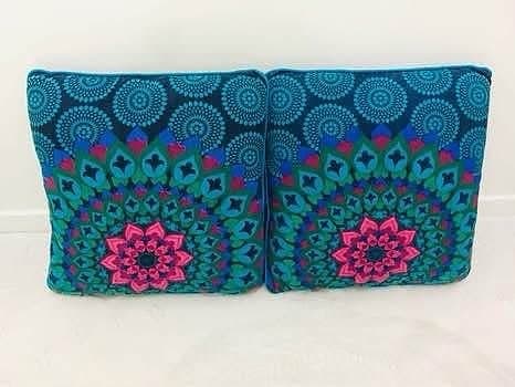 Indiska 6 st kuddar ( innekuddar & kuddfodral) flerfärgat mönster