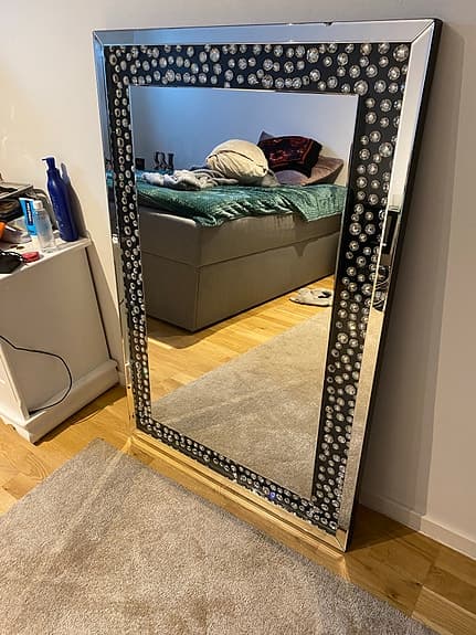 Alessi spegel med dekorerad ram