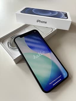 Apple iPhone 12 64 GB svart