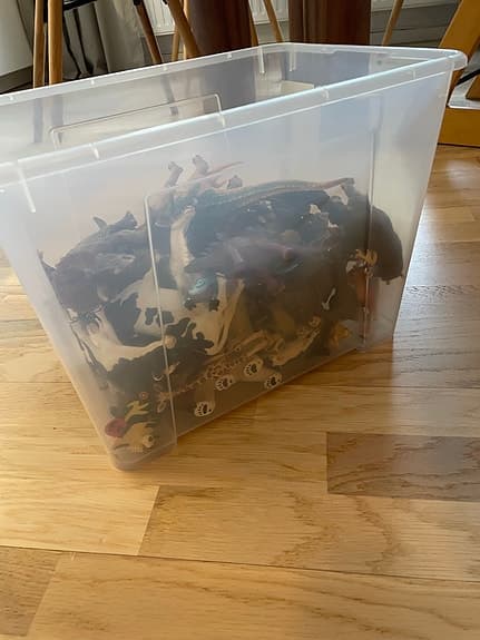 Massa djur och dinosaurie leksaker