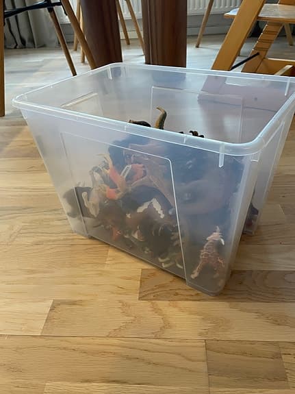 Massa djur och dinosaurie leksaker