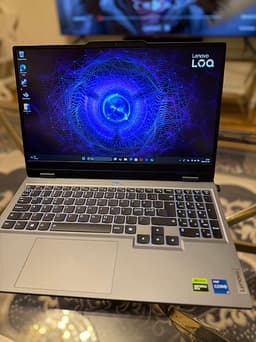 Lenovo LOQ laptop 15,6 tum silver