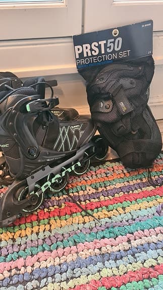 Komplett Inlines-paket i nyskick, inkl. skydd storlek 39