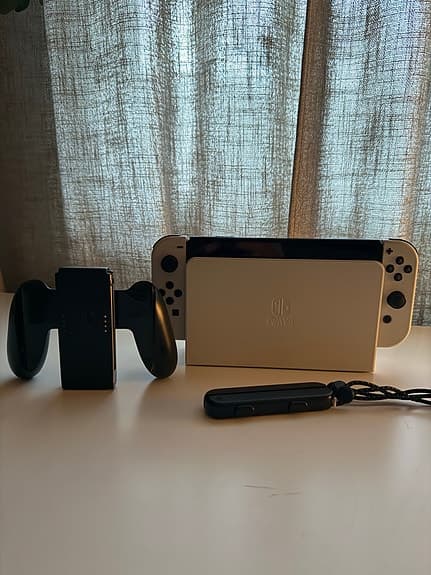 Nintendo Switch OLED spelkonsol vit