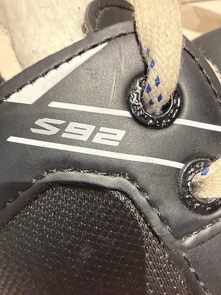 CCM S92 ishockeyskridskor barn storlek 33 svart