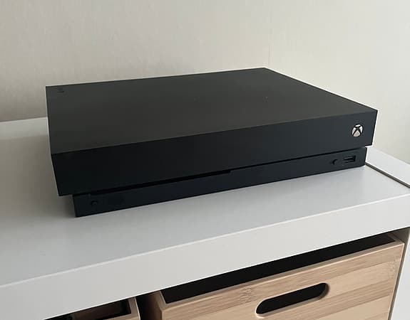 Microsoft Xbox One X 1tb spelkonsol svart