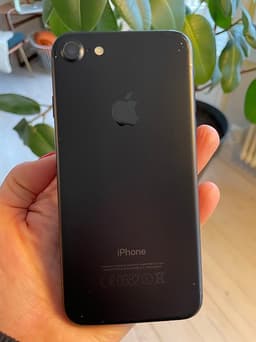 Apple iPhone 7 smartphone svart