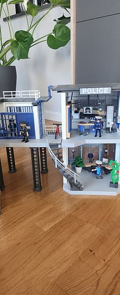 Playmobil brandstation och polisstation