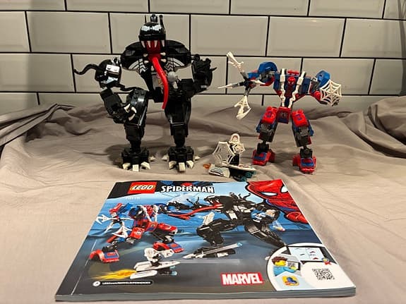 LEGO Marvel 76115 - Spider Mech vs. Venom.