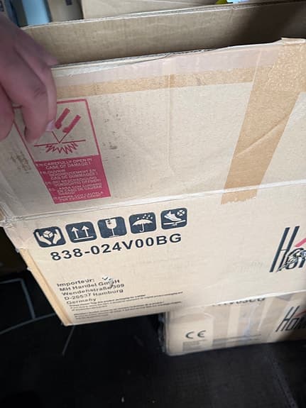 Förvaringsbänk / Sittbänk med förvaring – Beige / guldben – Ny i kartong