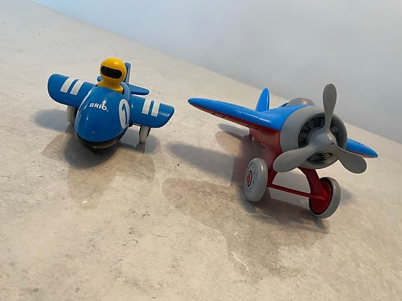 BRIO leksaksflygplan blå plast