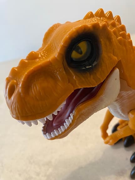 Radiostyrd dinosaurieleksak med fjärrkontroll