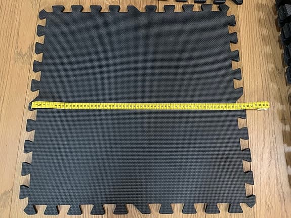Träningsmatta 60x60 cm svart skum, 8 bitar, bra skick