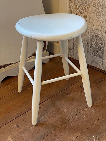 Äldre charmig träpall