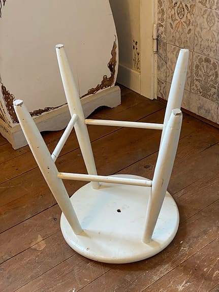 Äldre charmig träpall