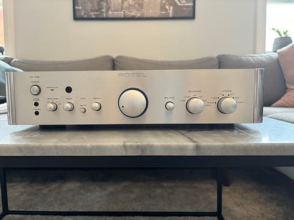 Rotel RA-1520 stereoförstärkare – silver – mycket bra ljud