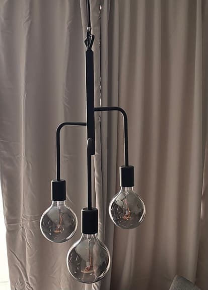 Taklampa med tre dekorativa glödlampor