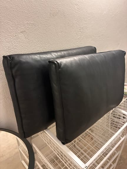 Soffkuddar ryggkuddar svart läder