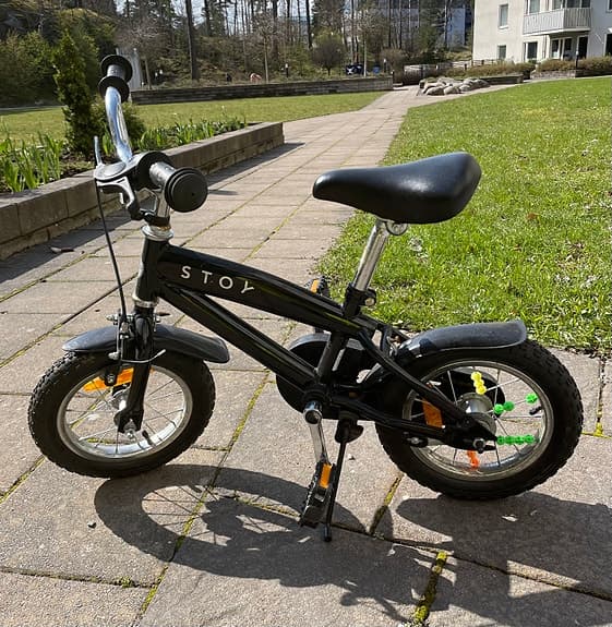 Stoy barncykel 12" svart