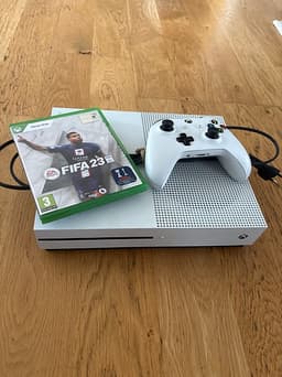 Xbox One S + FIFA 23