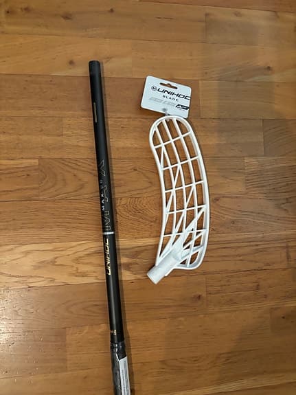 Unihoc innebandyklubba skaft 100 cm med blad vit