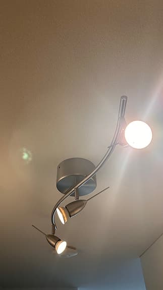 takspot / taklampa med tre riktbara spotlights i metall (borstad stål)