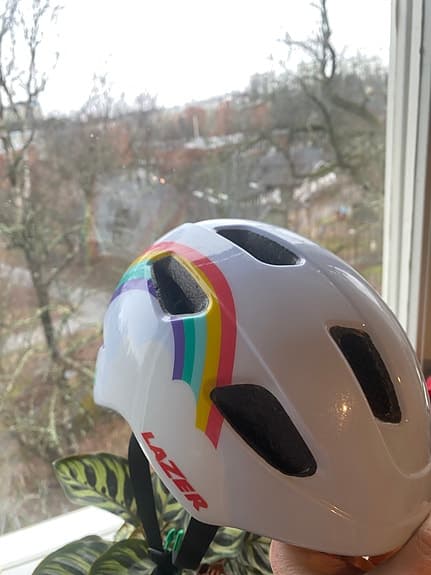 Lazer Lil Gekko cykelhjälm 46–52 cm vit med regnbåge barn